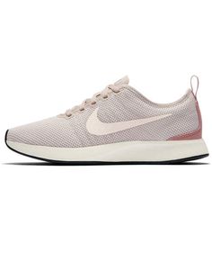 Dualtone Racer | We can’t wait to get our hands on these gorgeous pieces from Nike’s new Chrome Blush line. Pink Workout Gear, Millennial Pink, Womens Hiking Shoes, Pink Collection, Best Running Shoes, Shoe Closet, Pumps Flat, Nike Free, Shoes Online