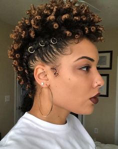 Long Hair Tips, Curly Hair Photos, Glossy Hair, Beautiful Curls, Penteado Cabelo Curto, Natural Beauty Tips, Short Natural Hair Styles, Hair Photo