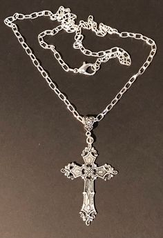 Edgy Jewelry, Jewelry Lookbook, Cross Jewelry, Jewelry Inspo, Dream Jewelry, Silver Cross