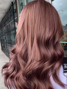 Rose Golden Brown Hair, Brown And Amber Hair, Light Rose Brown Hair, Rose Gold Auburn Hair, Mauve Red Hair, Strawberry Bronze Hair, Dusty Pink Brown Hair, Rose Tea Brown Hair Color, Rose Milk Tea Hair Color