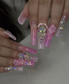 Glitter Nail Ideas, Quinceanera Nails, Disco Diva, Plain Nails, Long Acrylic Nail Designs, Diva Nails, Broken Nails, Glitter Bomb, Girly Acrylic Nails