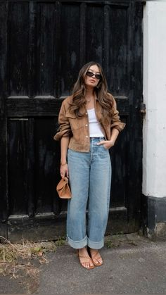 Outfits Inspiration Aesthetic, Coated Jeans Outfit, Boots Winter Outfit, Brown Jacket Outfit, Leather Coat Outfit, Womens Leather Jacket Outfit, Suede Jacket Outfit, Hermes Boots