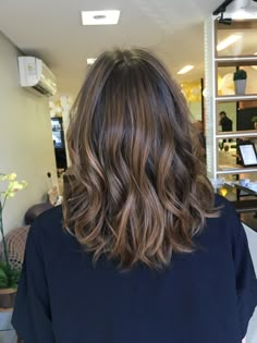 Brown Short Hair With Lowlights, Brown Hair Balayage Medium Length, Caramel Brown Bob, Short Hair Balayage Brunette Caramel, Medium Length Haircut Brown, Mid Length Light Brown Hair, Half Head Foils Brunette, Balayage Caramel Hair, Brown Dimensional Hair