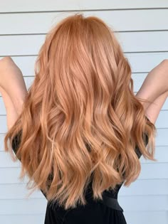 Jahodová Blond, Beach Waves Hairstyles, Beach Wave Hair, Gold Beach, Ginger Hair Color