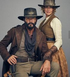 Wild West Party Outfit, Wild West Outfits, Family Tv Series, Tim And Faith, Cowboy Photography, Tim Mcgraw Faith Hill, Yellowstone Series, Wild West Party, Sam Elliott