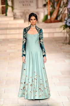 Lehengas Ideas, Indian Vest, Fashion Kurti, Wave Cake, Indian Salwar Kameez, Indian Gowns Dresses, Vogue India, Indian Gowns, Blue Gown