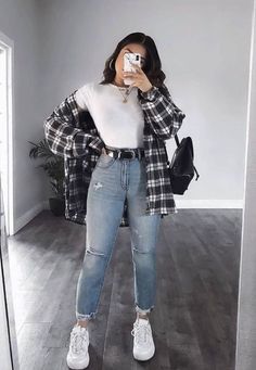 #falloutfit#fashiontrends#outfitideas#fashionableoutfits Short Girl Outfits, College Girl Outfits, Cute College Outfits, Mode Zara, Casual College Outfits, Casual Day Outfits, Foto Poses, Causual Outfits, Cute Simple Outfits