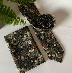 Blazer Pocket, Rabbit Wedding, Groomsmen Accessories, Earthy Wedding, William Morris Designs, Strawberry Thief, London Print, Green Tie, Liberty Print