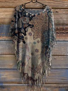 Women's Retro Floral Print Punk Hippie Batwing Tussle Fringes Poncho D – WAKESECTION Hippie Tassel Poncho One Size, Spring Bohemian Poncho With Fringe, Hippie Poncho With Tassels, Hippie Long Sleeve Poncho, Bohemian Long Sleeve Embroidered Poncho, Curvy Boho, Poncho Dress, Fringed Poncho, Hippie Style Clothing