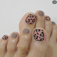 Foot Nails Design, Nail Polish Gifts, Toe Art Designs, Wedding Nail Colors, Summer Nail Polish Colors, Nail Polish Tips, Nail Inspo Nail Art, Nail Fashion Trends, Art Nails Design