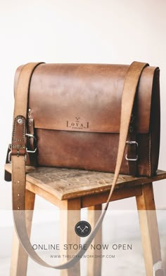 The Loyal Workshop ethical hand-stitched leather satchel, eco veg-tanned http://www.theloyalworkshop.com/store-selling-ethical-leather-goods/ Diy En Cuir, Brown Leather Messenger Bag, The Loyal, Brown Leather Bag, Leather Satchel Bag, Leather Luggage, Leather Messenger Bag