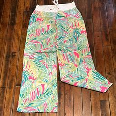 Lilly Pulitzer Linen Beach Pant Tropical Pink Tropical Storm Size Med Nwot Tropical Style Cotton Vacation Bottoms, Tropical Cotton Vacation Bottoms, Tropical Cotton Bottoms For Vacation, Tropical Cotton Bottoms For Beach Season, Tropical Green Cotton Bottoms, Tropical Loungewear Pants, Casual Multicolor Tropical Print Bottoms, Pink Beachwear Bottoms For Vacation, Casual Tropical Print Pants For Beach Season