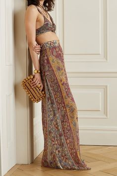 Savannah Morrow, Designer Skirts, Sari Blouse Designs, Indian Photoshoot, Boho Chic Outfits, Dress Indian Style, Pakistani Dress Design, Indian Outfit, Maxi Skirts