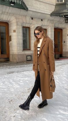 Camel Coat Outfit Winter Style, Wool Coat Outfits, Camel Outfit, Long Coat Outfit