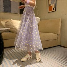 Material: Voil   S: Comprimento - 74cm / Cintura 58-93cm  M : Comprimento - 76cm / Cintura 60-95cm Pretty Scarves, Purple Skirt, Party Dress Long Sleeve, Puff Sleeve Dresses, Line Skirt, Daisy Print, Mode Inspo, Party Dress Long, Fashion Mode