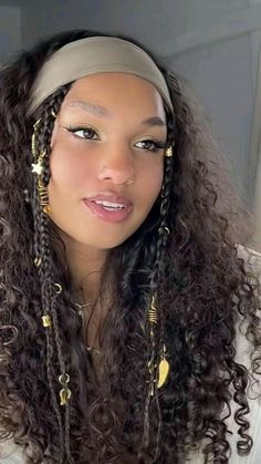 Pirate Hair, Haircut Selfie, Photo Hijab, Makeup Tip, Cute Hairstyle, Curly Hair Styles Easy, Hairdos For Curly Hair, Hijab Girl, Curly Girl Hairstyles