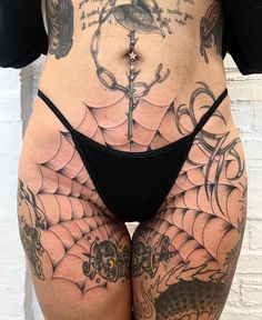 Full Neck Tattoos, Lower Stomach Tattoos, Woman With Tattoos, Stomach Tattoos Women, Neck Tattoos Women, Tatuaje A Color, Stomach Tattoos