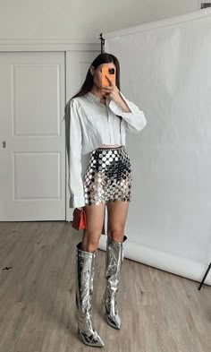 Silver Skirts Metallic, Silver Dress Styling, Silver Boots Outfit Baddie, Style Silver Boots, Silver Metallic Outfits, Silver Outfit Women, Sparkly Silver Outfit, Nye Silver Outfit, Metallic Boot Outfit