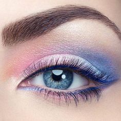 Light Blue Eyeshadow Looks Step By Step, Trans Flag Eye Makeup, Periwinkle Eye Makeup, Unicorn Eyeshadow, Extreme Make-up, Spring Eye Makeup, Fairy Eyes, Make Up Designs, Shimmer Eye Makeup