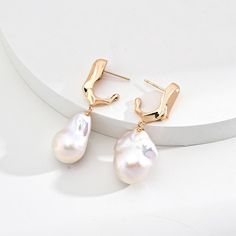 Material: 925 Silver / Natural Pearl / Resin Stone   Color: Vintage Gold, Platinum   Size: Height approx. 4-5cm   Irregular Pearl / Resin Stone Pearl Resin, Jewellery Luxury, Resin Stone, Baroque Pearl Earrings, Luxury Jewellery, Jewellery Earrings, Enamel Jewelry, Recycled Sterling Silver, Pearl Drop Earrings