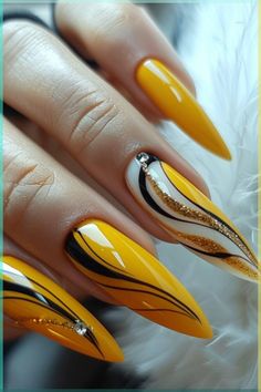 Artistic Fingers: Express Yourself with These Nail Designs Mahogany Nails, Yellow Gold Nails, Yellow Nail Ideas, Yellow Nail Art, Yellow Nails Design, Yellow Nail, Retro Nails, Elegant Nail Art