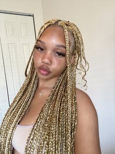 Black And Gold Outfit Black Woman, All Blonde Braids, Blonde Braids On Light Skin Women, Blonde Braids Ideas, Blonde And White Braids, Blonde Braids Black Roots, Long Blonde Braids, Blonde Protective Styles Black Women, Blonde Braids Dark Skin