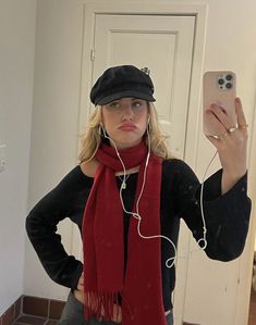 How To Style A Barett, English Fall Fashion, Newsboy Hat Outfit Aesthetic, Frazzled English Woman Aesthetic Summer, Messenger Hat Outfit, Frazzled English Woman Outfits Summer, Frazzled English Woman Outfit, Frazzled English Woman Aesthetic Outfits, Frazzled English Woman Aesthetic