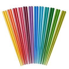 many different colored straws are lined up together