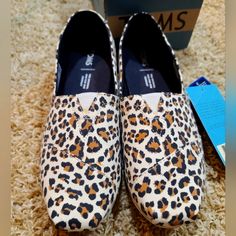 Women's Size 7.5 Toms Leopard Print Shoes. Brand New With Box And Tags! Smoke-Free Home. Toms Jutti Flats, White Toms, Skechers Slip On, Black Toms, Lace Flats, Canvas Slip On Shoes, Leopard Print Shoes, Black Slip On Shoes, Women's Slip On Shoes