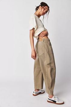 We The Free Lucky You Mid-Rise Barrel Jeans | Free People Womens Lucky Jeans, Carpenter Double Knee Jeans, Flannel Lined Jeans Women, Suit Type, Look Boho Chic, Barrel Jeans, Moda Denim, Mode Kimono, Denim Outfits