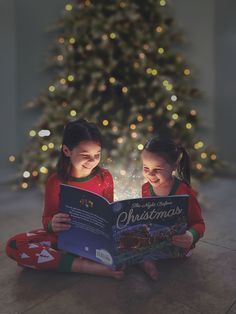 Christmas Baby Photoshoot, Sibling Christmas Pictures, Diy Christmas Photoshoot, Diy Christmas Photo, Christmas Baby Pictures