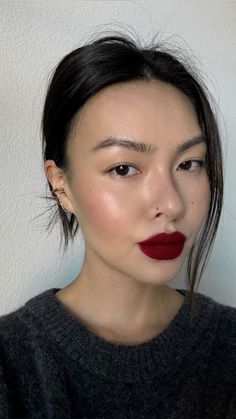 French Makeup, Fall Makeup Trend, Red Lip Makeup, Bold Makeup, Aesthetic Tumblr, Sunset Aesthetic, Bold Lips, Kiss Makeup, Daisy Flowers