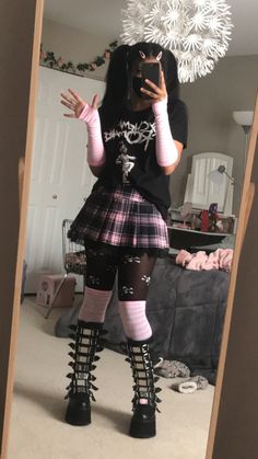 Cute Alt Outfits Pink, Kawaii Goth Outfit Ideas, 2021 Alt Fashion, Alt 2020 Fashion, E Girl Outfits Pink, Pastel Alt Outfits, Pink Alt Outfits, Pink Emo Outfits, 2020 Alt Fashion