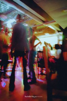 Photo of people on a dance floor. Neon lights and disco balls everywhere created a blurry glitch effect on the picture. Disco Lights Aesthetic, Party Vibes Night, Outdoor Dance Party, Future Disco, Moodboard Layout, Filter Editing, Gold Wallpaper Hd, Disco Lighting, Nightlife Photography