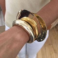 Jazz Club Aesthetic Outfit, Trendy Jewerly, Dope Jewelry, Jewelry Lookbook, Jewelry Inspo, Retro Outfits, Gold Bangles, Jewelry Trends, Gold And Silver