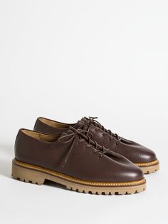 EDOUARD LUG GRAINED CAFÉ Vagabond Lifestyle, Dark Academia Outfits, Urban Shoes, Academia Outfits, Aesthetic Shoes, Rubber Shoes, Stay Fresh, Lug Sole, Natural Rubber