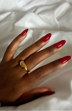 Short Red Nails Black Women, Classy Nails Red, Red Nails Dark Skin, Red Round Nails, Red Nails On Dark Skin, Nails On Dark Skin, Short Red Nails, Girls Nail Designs, Red Gel Nails