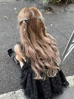 Hair Arrange, Nail Stuff, Ribbon Hairstyle, Peinados Fáciles Para Cabello Corto, Hair Stylies, Hair Inspo Color, Hairstyles For School, Hairstyles Haircuts, Aesthetic Hair