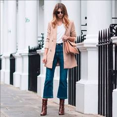 Cropped Flare Jeans Outfit, Cropped Jeans Outfit, Flare Jeans Outfit, Look Boho Chic, Flair Jeans, Cropped Flare Pants, Kick Flare Jeans, Cropped Flare Jeans