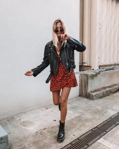 Outfit Leather Jacket, Basic Ootd, Fits Summer, Dr Martens Outfit, Hair Inspired, Doctor Dress, Converse Outfits, Leather Jacket Dress, Cooler Style