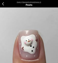 Frosty The Snowman Nail Art, Christmas Nails With Snowman, Nail Art Snowman, Christmas Ghost Nails, Holiday Nail Art Designs, Fun Winter Nail Designs, Nail Snowman, Frosty The Snowman Nails, Ski Nail