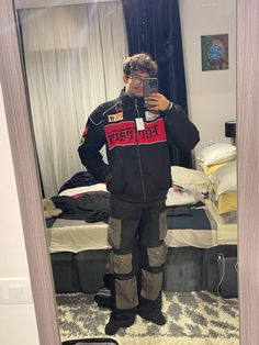 black cargos black jacket outfit skinny winter Ferrari Jacket Outfit Man, Ferrari Racing Jacket, Cargos Black, Black Jacket Outfit, Black Cargos