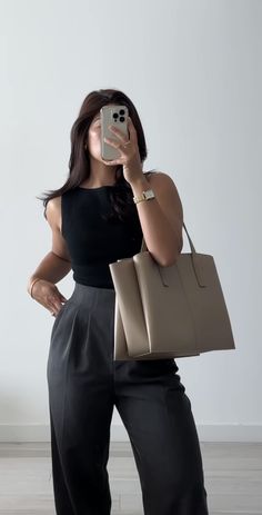 Office Bags For Women To Work, Work Bag Aesthetic, Office Fits, Lawyer Outfit, Work Fits, Outfit Work, Professional Outfits Women, Stylish Work Attire, Suns Out