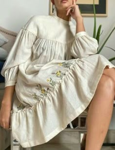 Linen Party Outfit, Dress Design For Women, Maxi Dress Styles, Silk Dress Design, Raw Silk Dress, Stylish Short Dresses, Cotton Kurti Designs, Trendy Fashion Tops