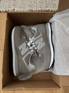 Sneakers, street style, street wear Neutral Style, Balance Sneakers, New Balance Sneakers, Balance Shoes, Spring Outfits Women, Fashion Spring, New Balance Shoes, Spring Style, Spring Outfits Casual