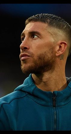 Ramos Hairstyle, Mens Taper Fade, Sergio Ramos Hairstyle, Ramos Haircut, Tupac Pictures, Men's Hairstyle, Faded Hair, Sports Celebrities, Cool Hairstyles For Men