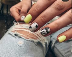 Retro Summer Nails, Spring Pastel Nails, Easter Nails Acrylic, Easter Nails Designs, Cute Easter Nails, Mickey Mouse Nails, Disney Acrylic Nails