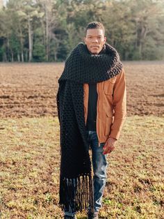 #lennykravitzaxarf #lionbrandyarn #winter #longscarf #scarfwithfring Winter Scarf Men, Mens Winter Scarf, Scarf Blanket, Thick Scarf, Lenny Kravitz, Lion Brand Yarn, Handmade Scarves, Black Scarf, Women Christmas