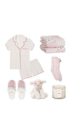 Comfy Oufits, Pajama Wardrobe, Girly Pajamas, Pink Vanilla Girl, Pijama Outfit, Cute Pijamas, Rich Girl Outfits, Pink Pjs, Pink Vanilla