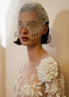 Face Veil Aesthetic, Fall 2023 Couture, Celestial Dress, 2023 Couture, Unconventional Wedding, Art Costume, Georges Hobeika, Neck Accessories